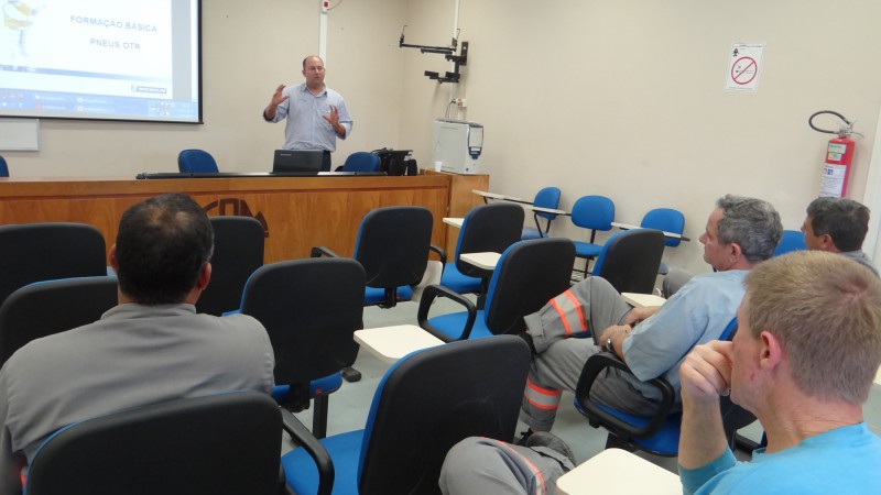Treinamento foi ministrado pelo representante da Michelin
