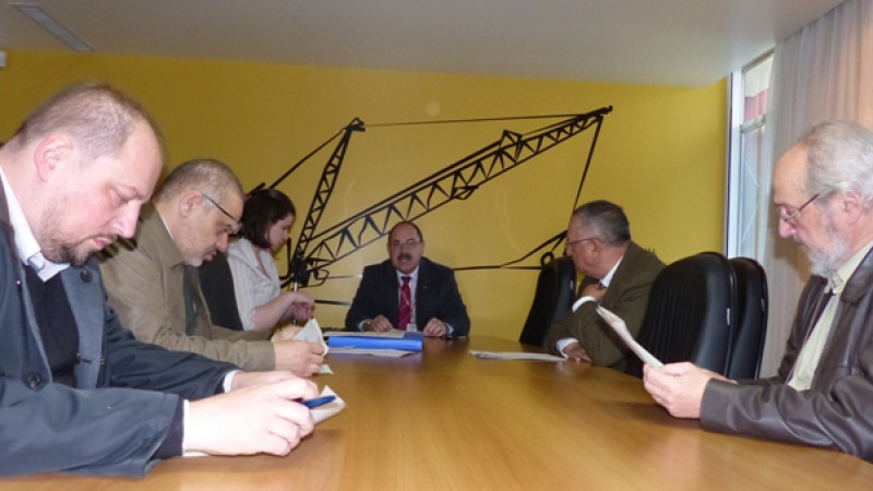Reunião acontece uma vez por mês em Porto Alegre
